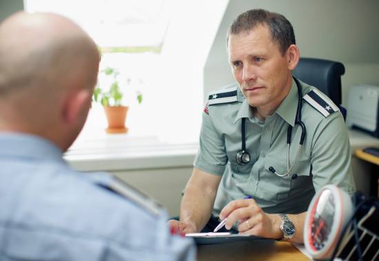 Illustrasjon militær lege