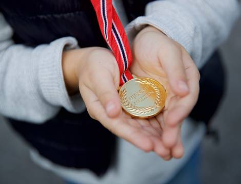Barnehender med Hjemeheltmedaljen 