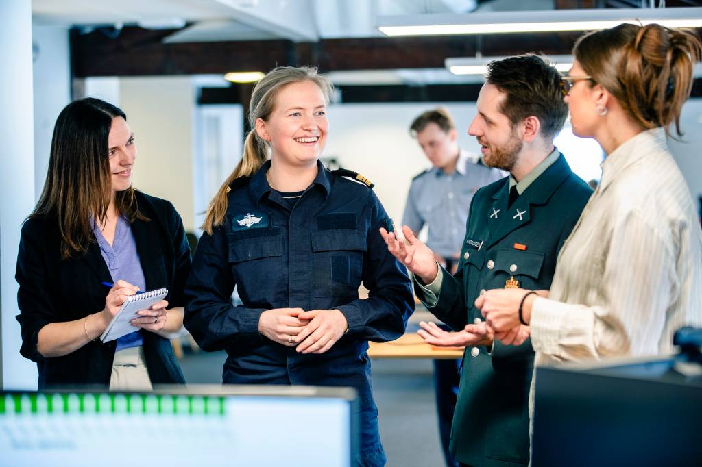 Illustrasjonsfoto  av ansatte i Forsvaret