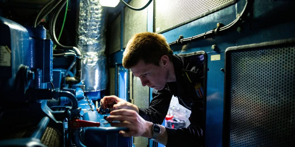 Maskinlærling Morten Solli om bord KNM Otto Sverdrup, flaggskip SNMG1.