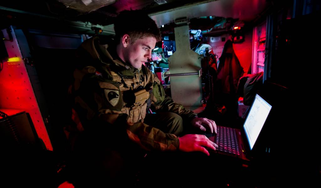 Tor Erik Tønset Eggan er tekniker i Panserbataljonen/ Brigade Nord. Eggan tok utdanning på -ens befalsskole som lærling og befalselev. En tekniker i -en utfører vedlikehold og reparasjoner både i leir og i felt under oppdrag. 