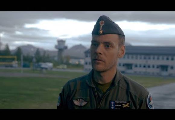 Instruktør fra flygeskolen prater om selvselektering_Thumbnail