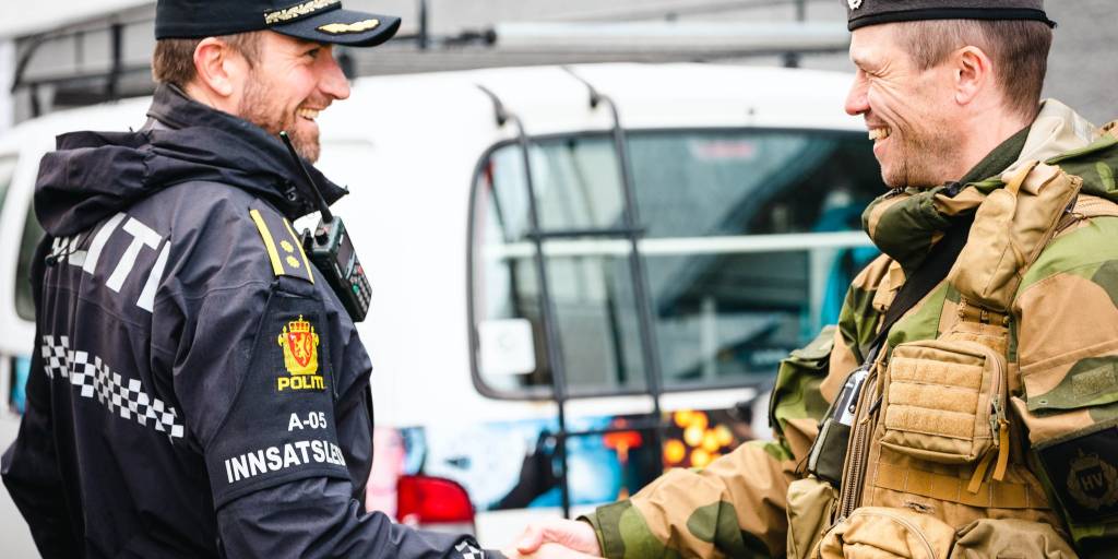 HV-16 og politiet sammen under øvelse Åsgard.