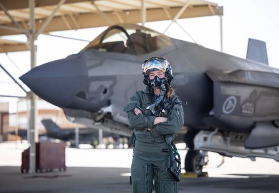 Norges første kvinnelige F-35 kampflyger 