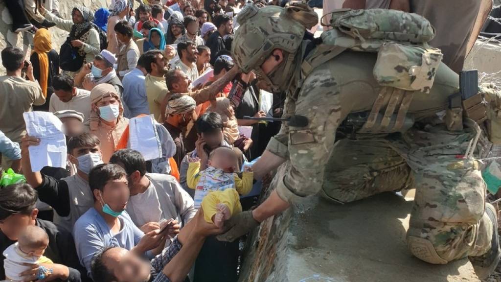 Bilder fra den kaotiske uttrekkningen av Kabul i august 2021, bildet viser situasjonen rundt om på flyplassen og i området rundt flyplassen i disse dagene. 