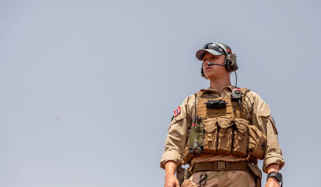 En norsk FN-soldat under rekognoseringsoppdrag i Bamako.  *** Local Caption *** A Norwegian UN soldier during a reconnaissance mission in Bamako.