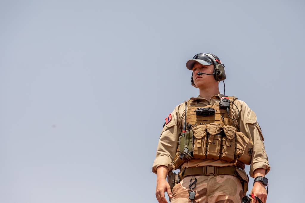 En norsk FN-soldat under rekognoseringsoppdrag i Bamako.  *** Local Caption *** A Norwegian UN soldier during a reconnaissance mission in Bamako.
