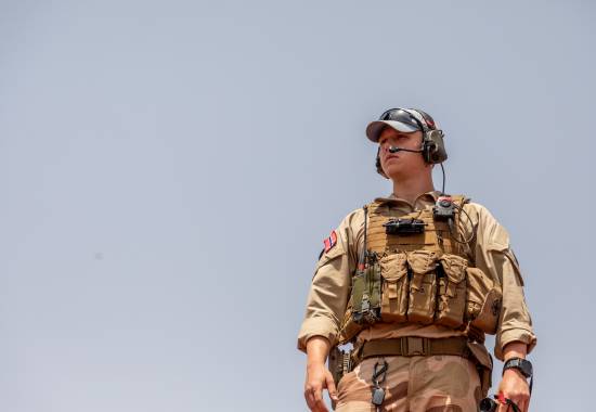 En norsk FN-soldat under rekognoseringsoppdrag i Bamako.  *** Local Caption *** A Norwegian UN soldier during a reconnaissance mission in Bamako.